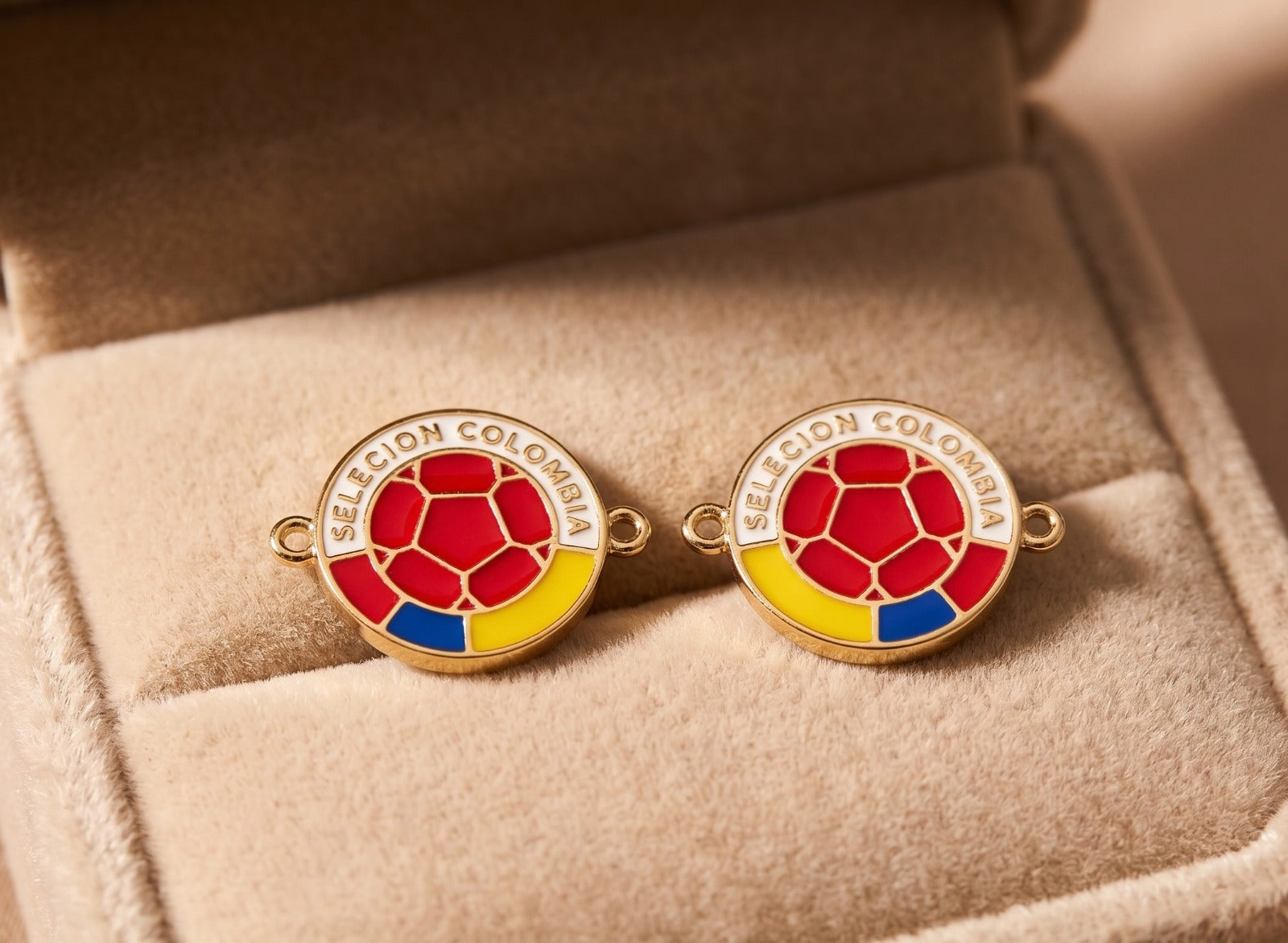 Herraje Conector Balón Selección Colombia – Oro Laminado 18K