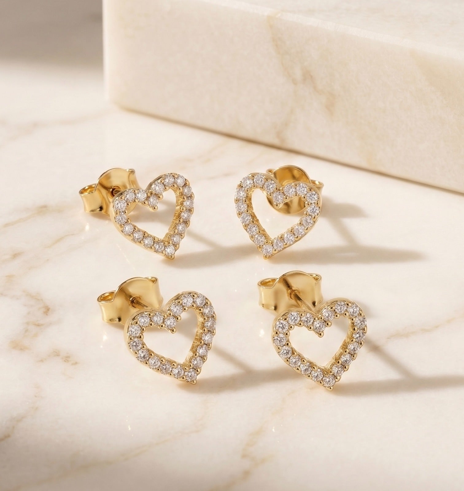 Topos Corazón con Micro-Circones – Oro Laminado 18K