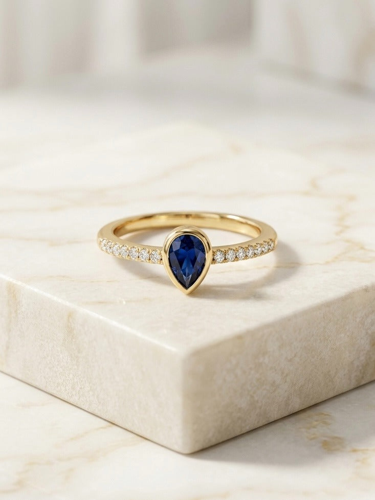 Anillo Gota Azul y Micro-Circones – Oro Laminado 18K