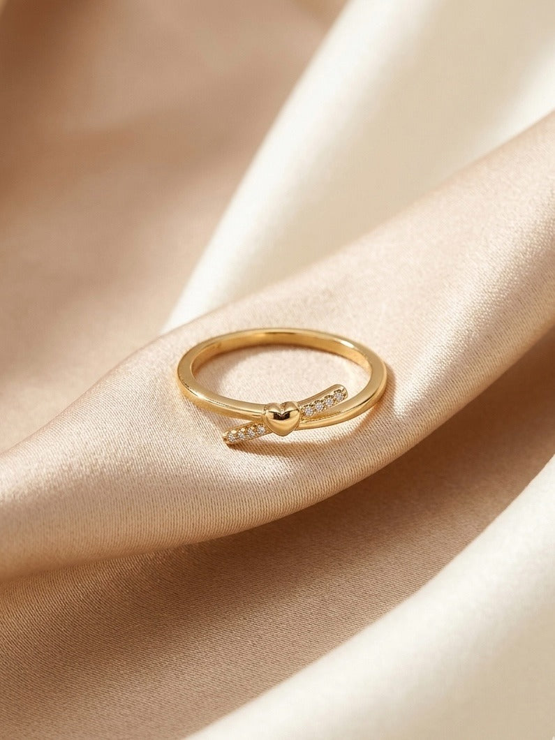 Anillo Moño Love con Micro-Circones – Oro Laminado 18K
