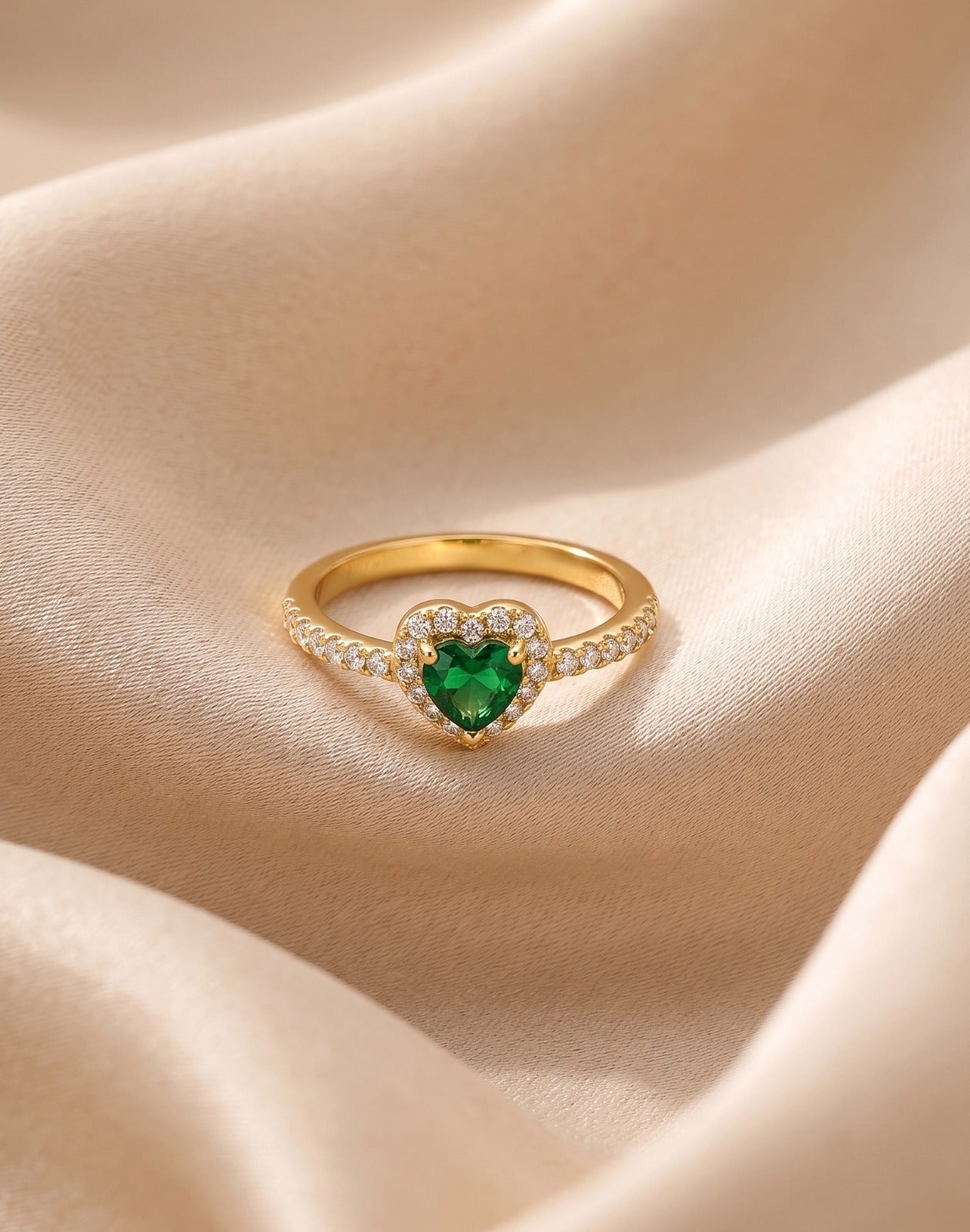 Anillo Love Esmeralda y Circones – Oro Laminado 18K