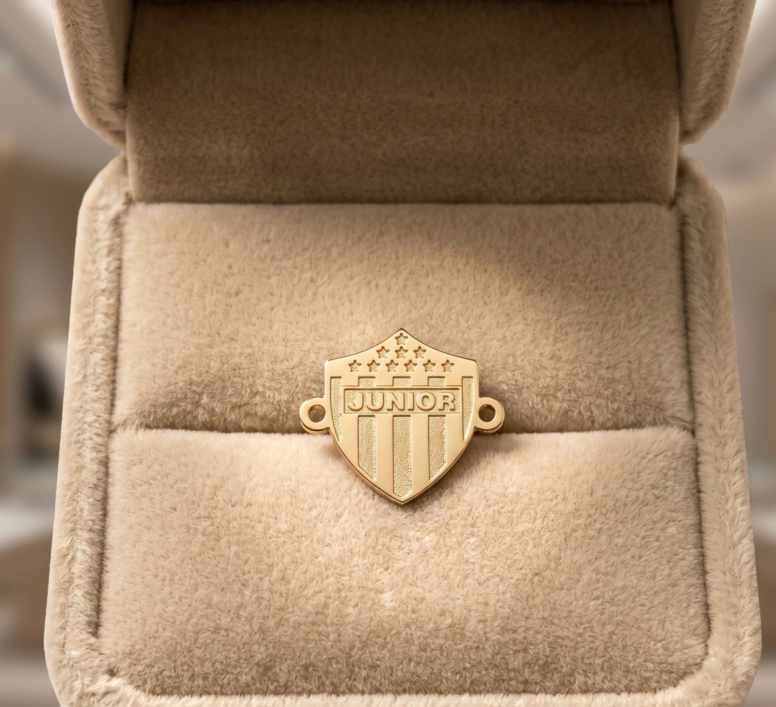Herraje Conector Escudo Junior de Barranquilla – Oro Laminado 18K